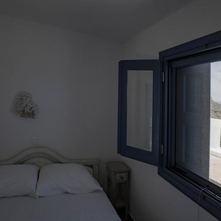 Thea Menetes Apartment Menetai ภายนอก รูปภาพ