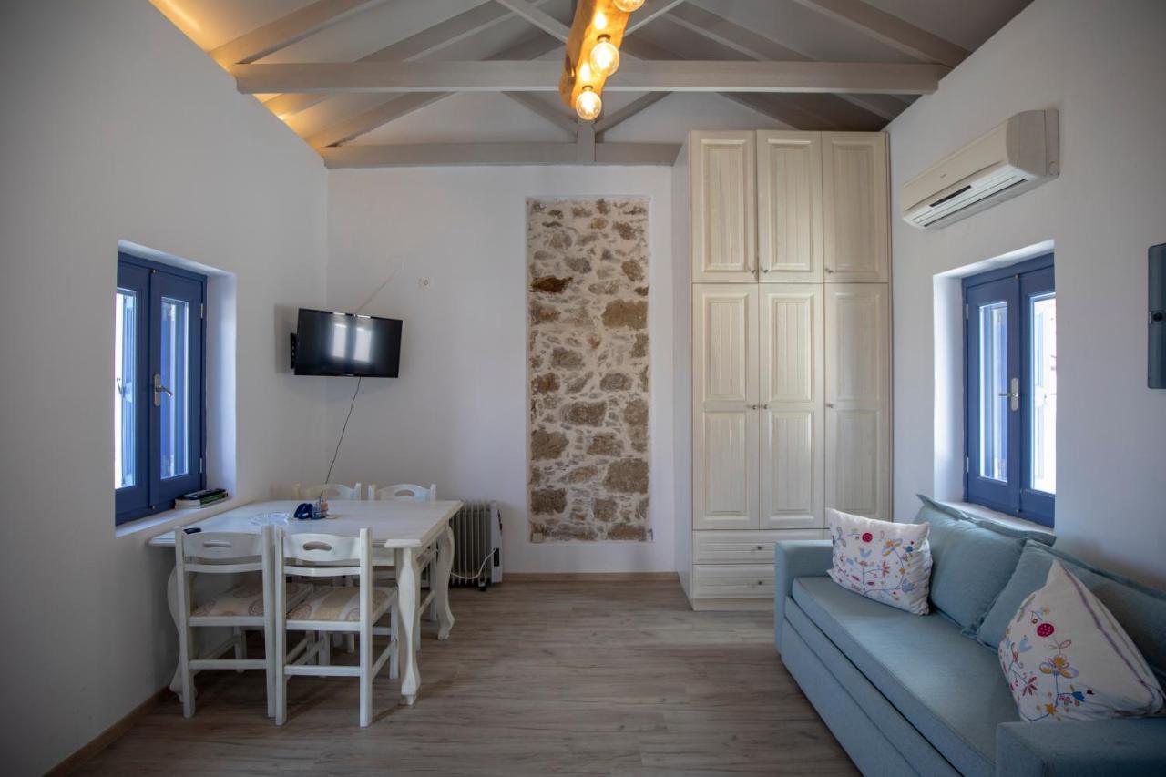 Thea Menetes Apartment Menetai ภายนอก รูปภาพ