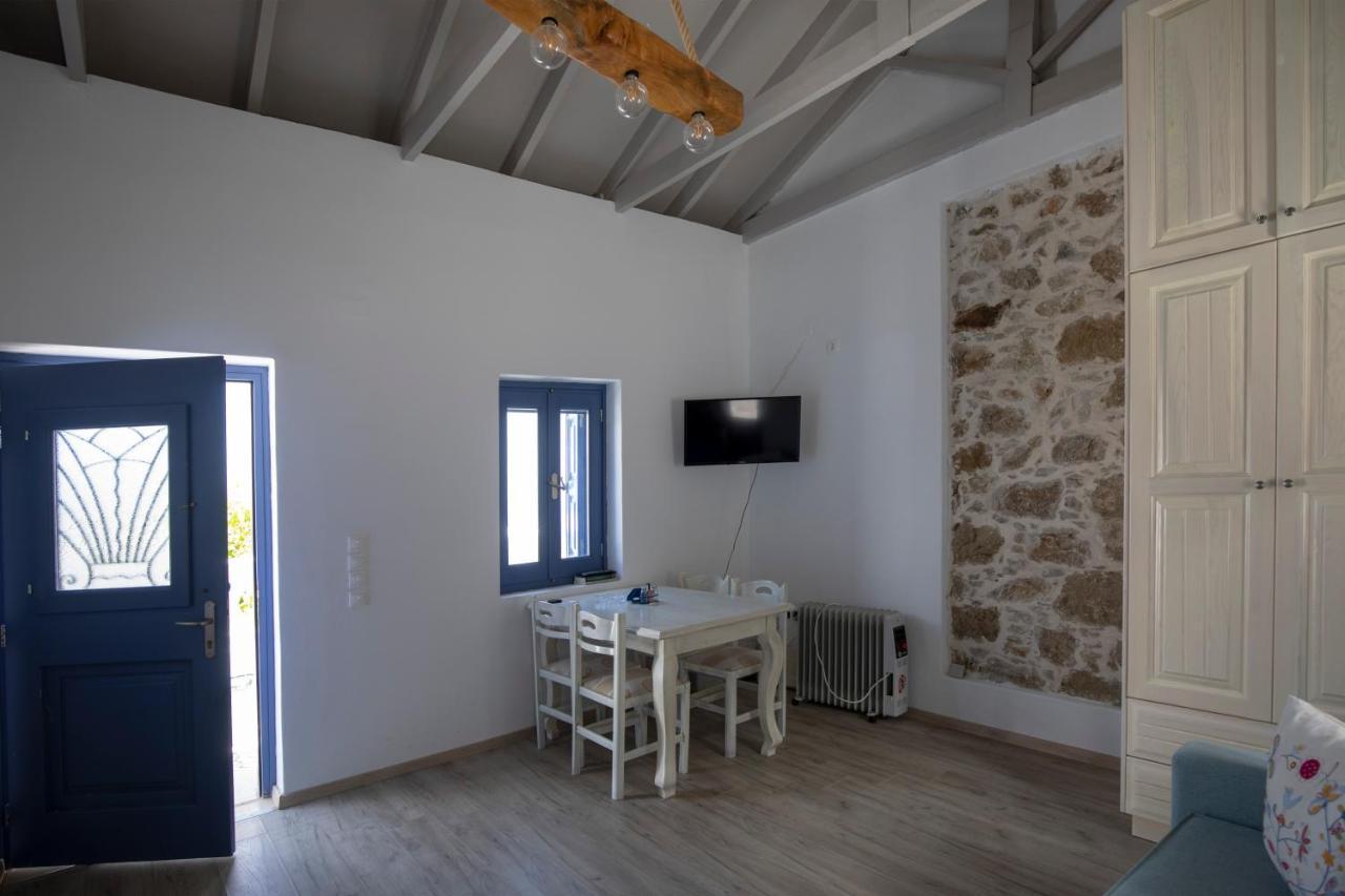Thea Menetes Apartment Menetai ภายนอก รูปภาพ