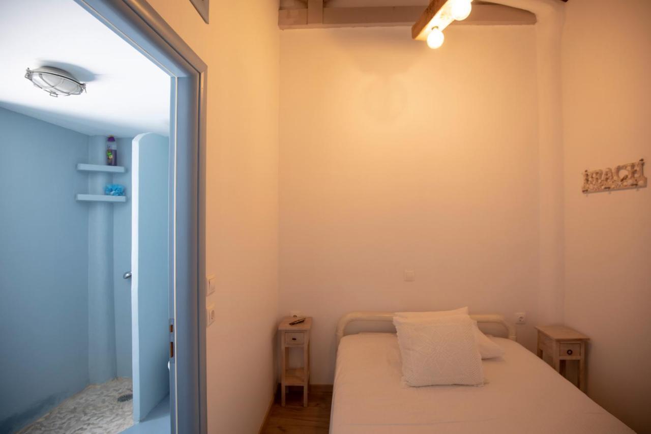 Thea Menetes Apartment Menetai ภายนอก รูปภาพ